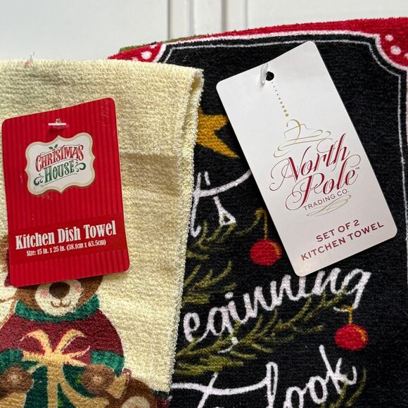 NWT North Pole Trading Co (JC Penney) Christmas themed pair of hand towels. - Picture 5 of 6